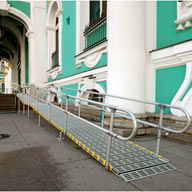 Rampe am Hermitage-Museum mit 14,5 m Länge Rampe in Petersburg